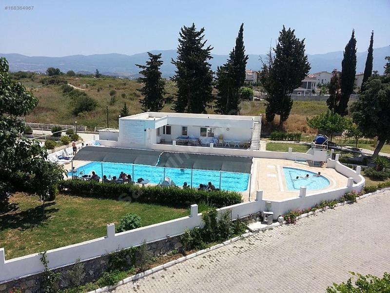 Villa Havuzlu Sitede Bahce Kati Kuşadası